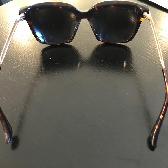 Diff Eyewear Sunglasses with case! - Picture 4 of 5